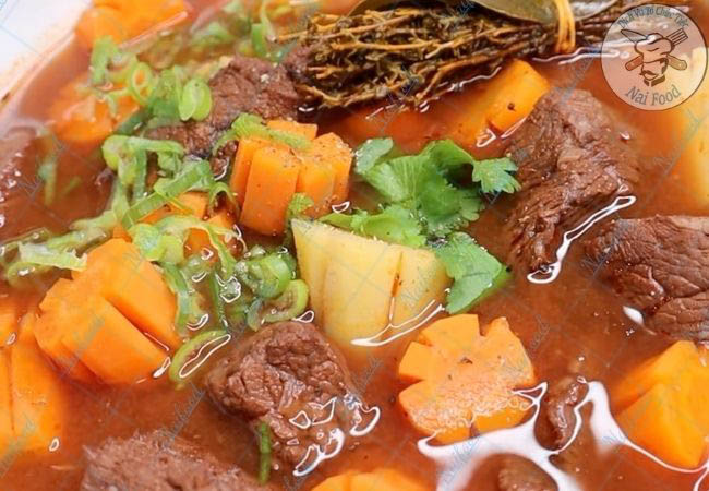 B&ograve; hầm rượu vang