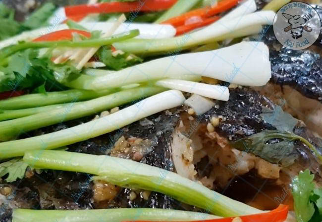 M&oacute;n c&aacute; l&oacute;c hấp h&agrave;nh