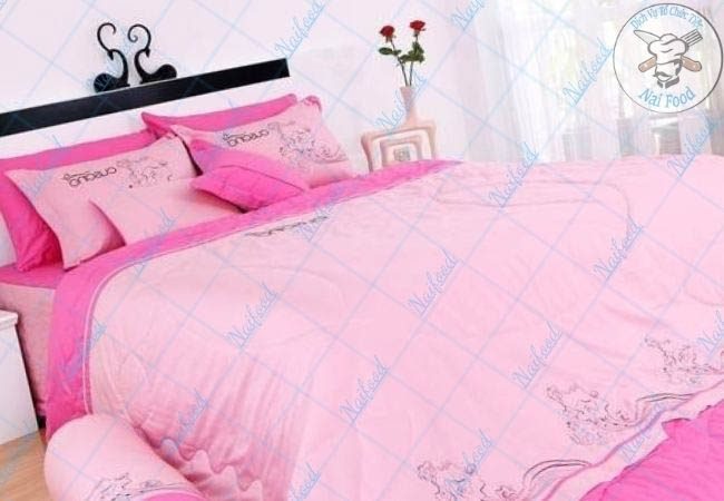 Chuẩn bị ph&ograve;ng t&acirc;n h&ocirc;n