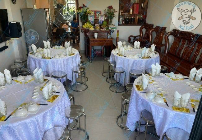 Tiệc đ&aacute;m giỗ do Naifood tổ chức tại Nh&agrave; Kh&aacute;ch