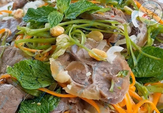 Gỏi b&ograve; rau muống b&agrave;o