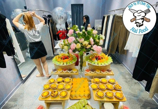 Tổ chức bằng h&igrave;nh thức tiệc finger food