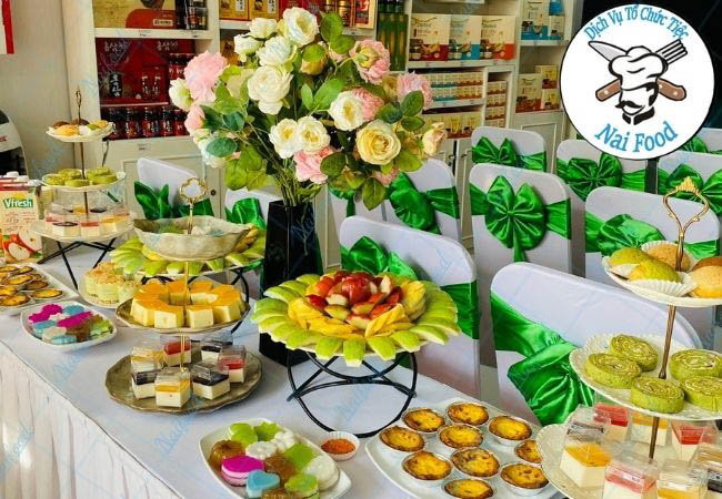 Tổ chức bằng h&igrave;nh thức tiệc teabreak