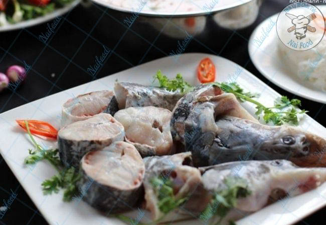 M&oacute;n lẩu c&aacute; tầm măng chua