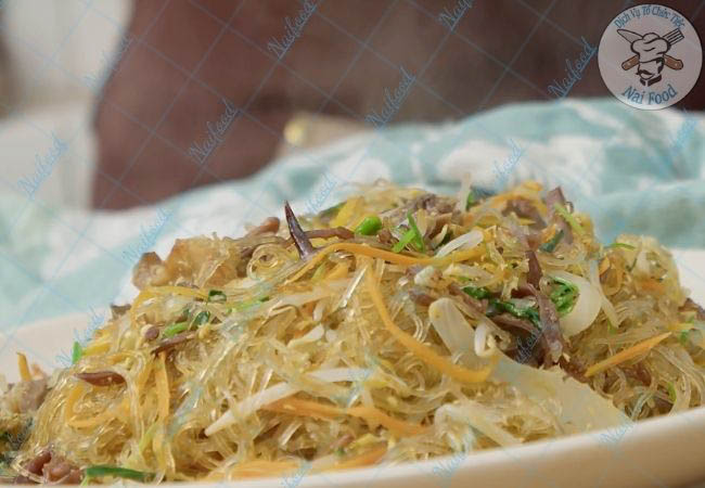 Miến x&agrave;o l&ograve;ng g&agrave;