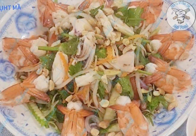 Gỏi th&aacute;i hải sản&nbsp;