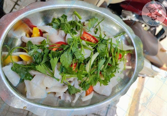 M&oacute;n mực hấp h&agrave;nh gừng