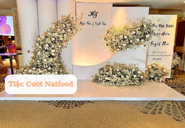 đặt tiệc cưới tại nh&agrave;