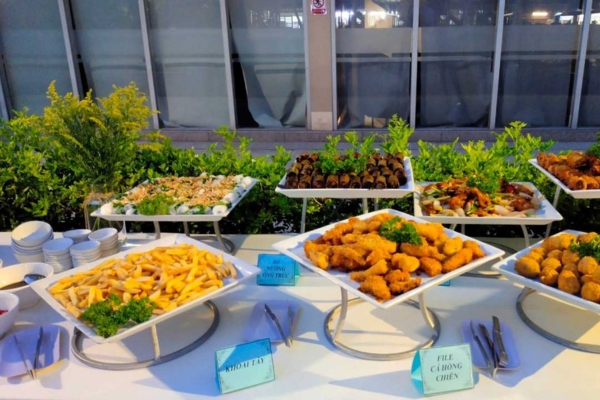 Thực đơn buffet d&agrave;nh cho tiệc tất ni&ecirc;n cuối năm