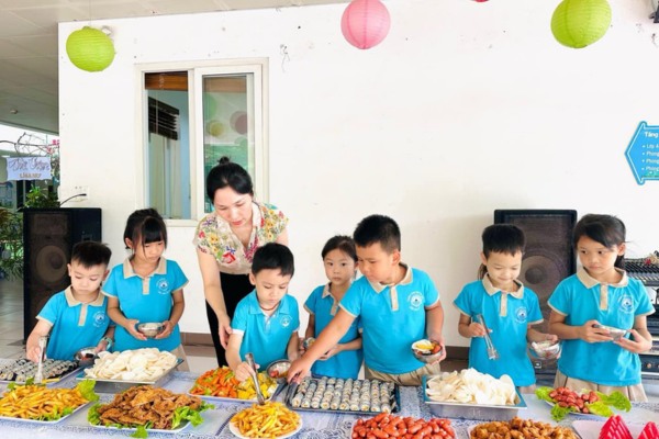 Các lưu ý khi tổ chức tiệc buffet cho trẻ mầm non