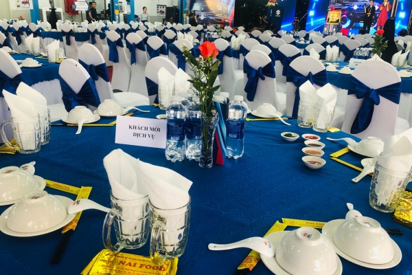 B&agrave;n tiệc do Naifood setup