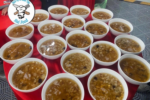 Ch&egrave; tr&aacute;ng miệng