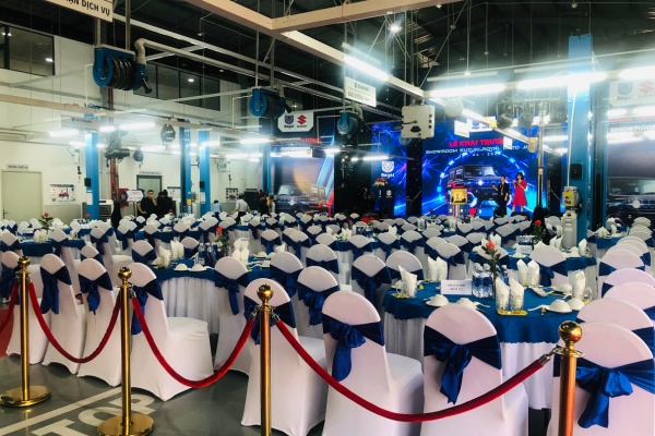 Kh&ocirc;ng gian tổ chức tiệc