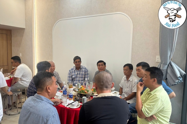 Quy tr&igrave;nh nhận tiệc tại khu vực Đồng Nai của Naifood
