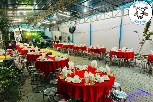 Dịch vụ đặt tiệc tại nh&agrave; quận 4 của Naifood