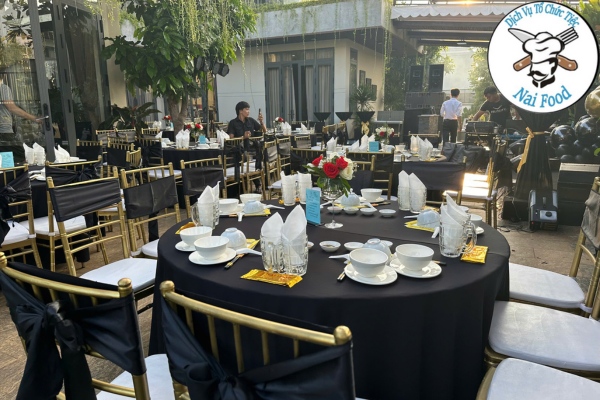 Dịch vụ đặt tiệc tại nh&agrave; quận 3 
