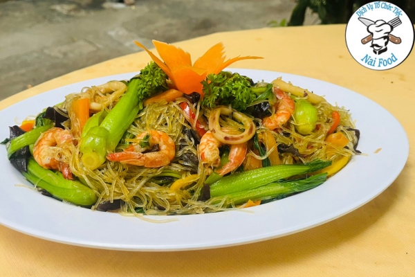 Miến x&agrave;o hải sản