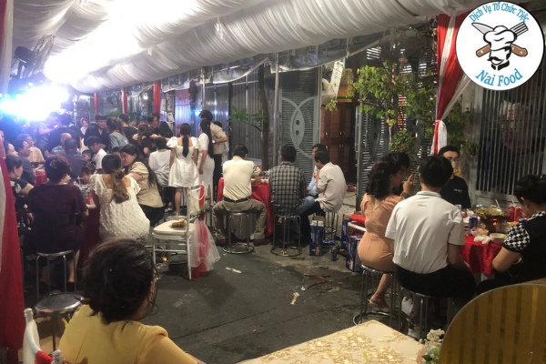 Tiệc đ&aacute;m cưới của anh chị Đinh Long v&agrave; Thu Hằng