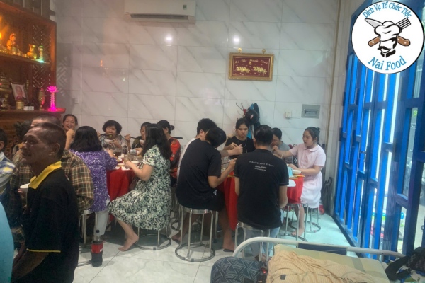 Đặt tiệc đ&aacute;m giỗ tại nh&agrave; quận 9