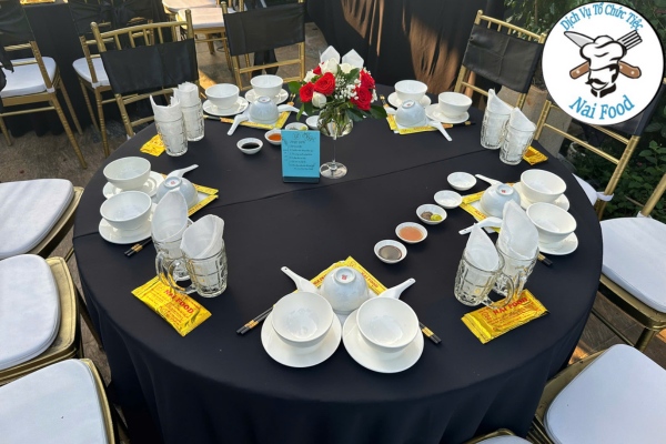 Đặt tiệc tại nh&agrave; quận 2