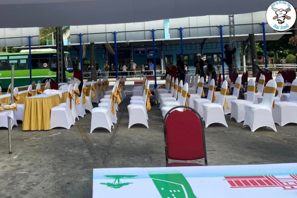 Naifood cho thu&ecirc; b&agrave;n ghế sự kiện ổ quận 3