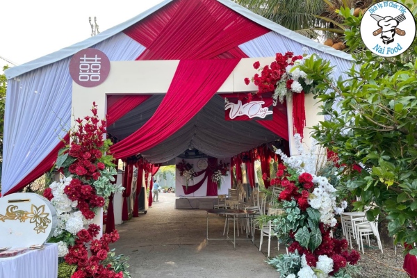 Cổng cưới hoa lụa