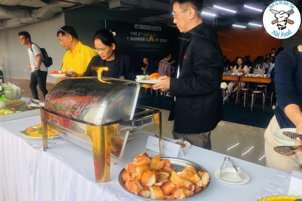 Kh&aacute;ch chọn m&oacute;n g&agrave; nấu lagu