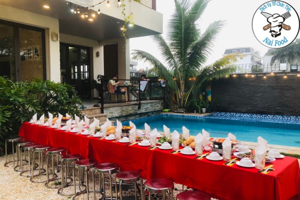 Kh&ocirc;ng gian setup b&agrave;n tiệc sinh nhật