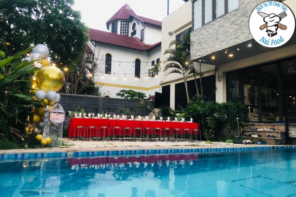 Kh&ocirc;ng gian setup b&agrave;n tiệc sinh nhật