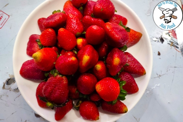 D&acirc;y t&acirc;y tr&aacute;ng miệng.