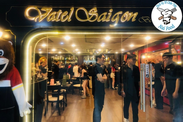 Kh&ocirc;ng gian bữa tiệc buffet